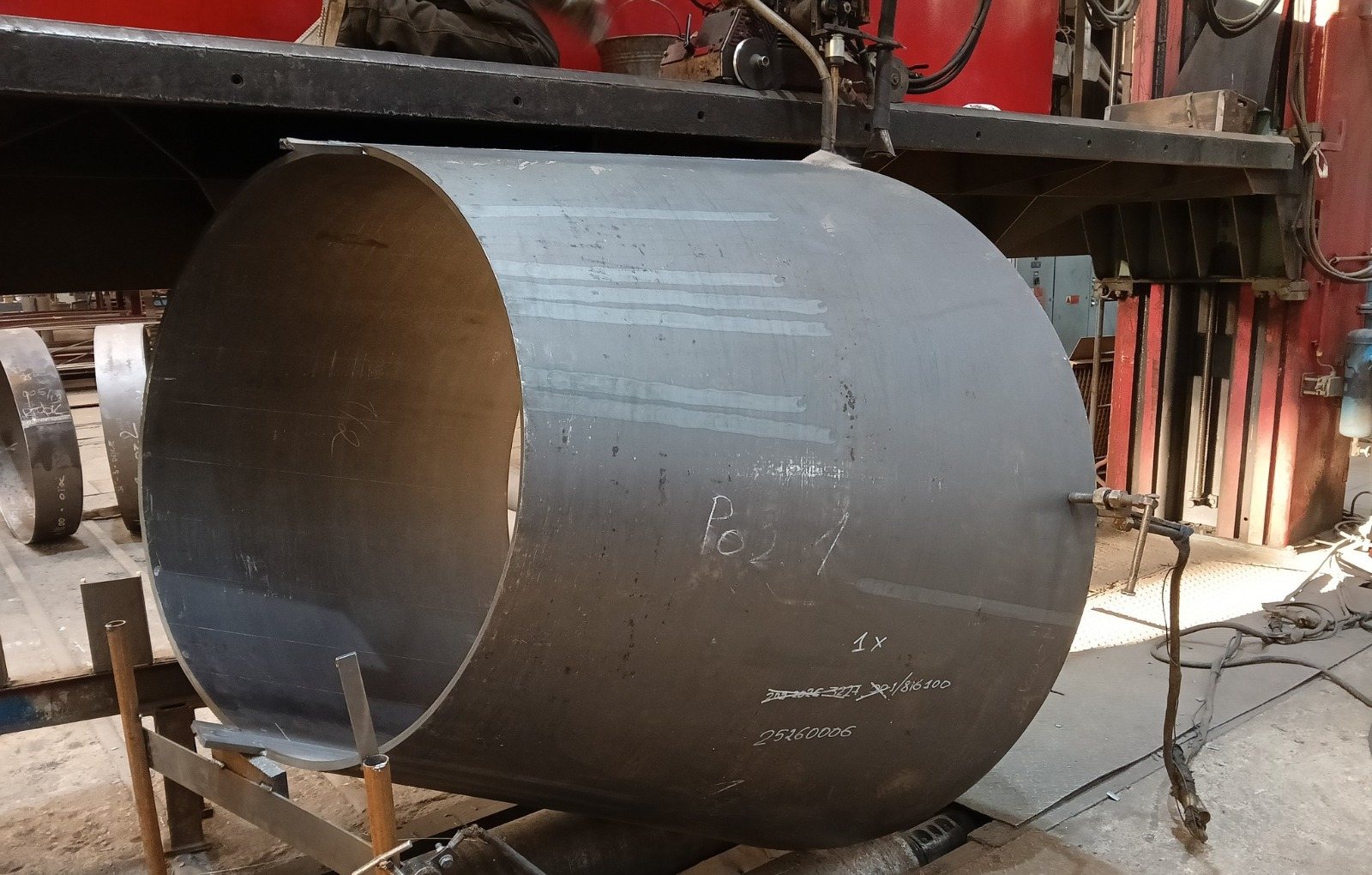 Conical transition section for a heat exchanger under a submerged arc welding head