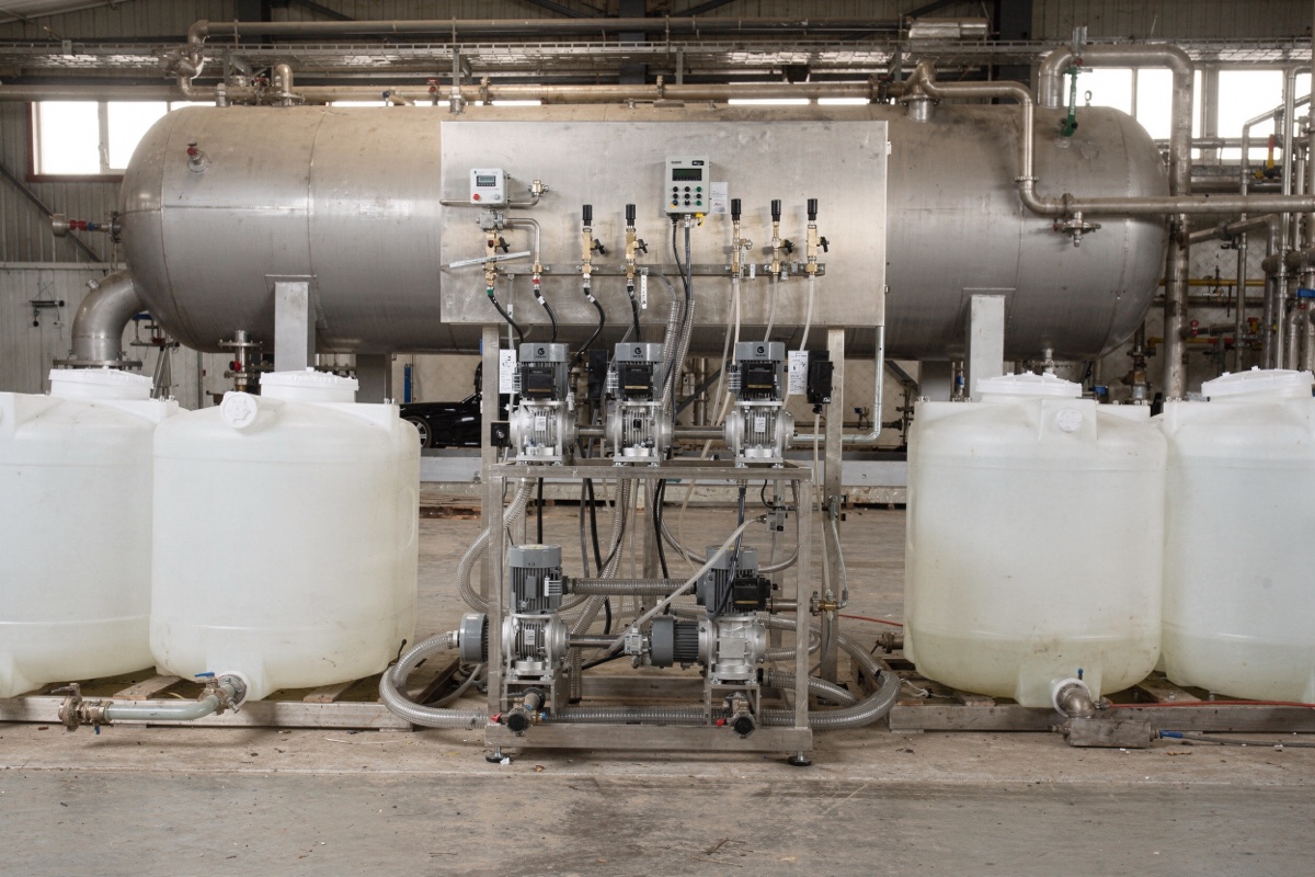 Boiler and Cooling Water Treatment: Chemistry, Equipment and Control Limits