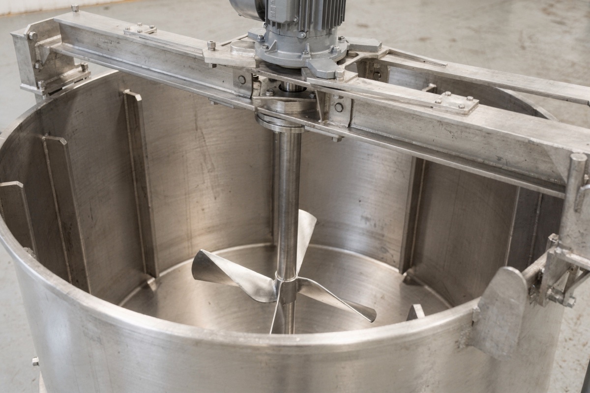Industrial Mixers and Agitators: Impeller Selection, Baffles and Scale-Up